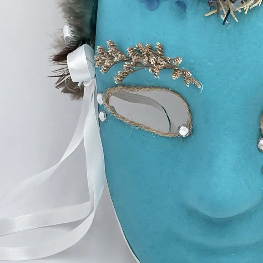 Other handcrafted mask